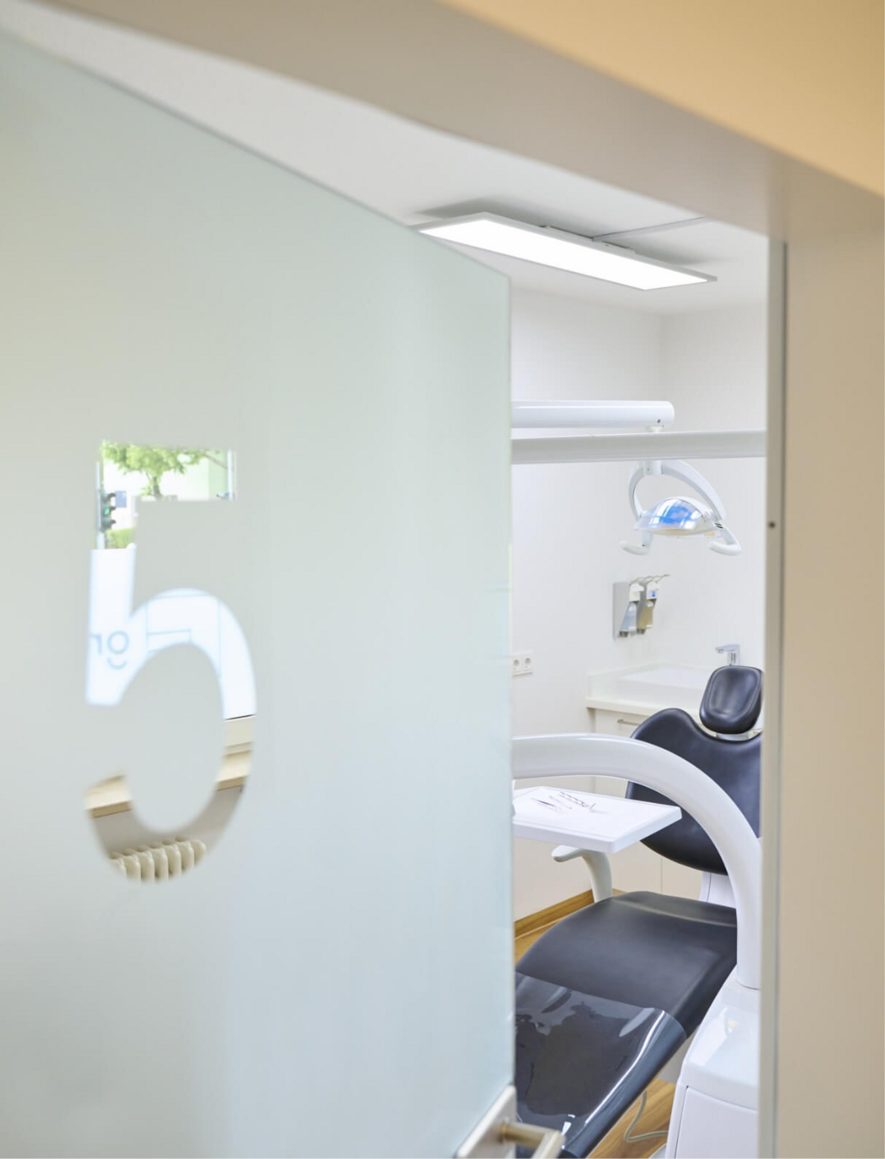 Behandlungszimmer 5 der Zahnarztpraxis groß.klein.fein. in Fürth.