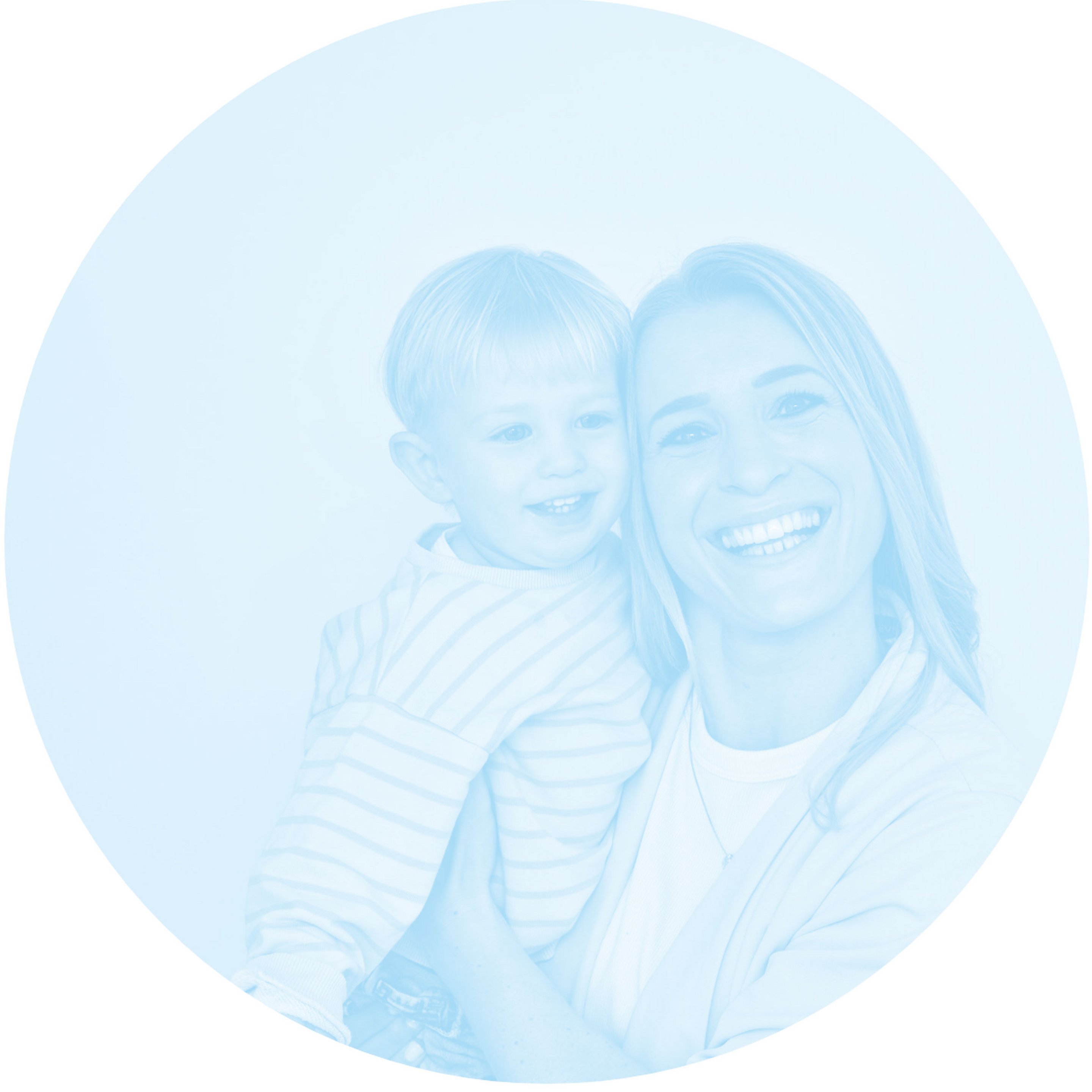 ein hellblauer Kreis zeigt eine lächelnde Frau mit einem Baby auf dem Arm