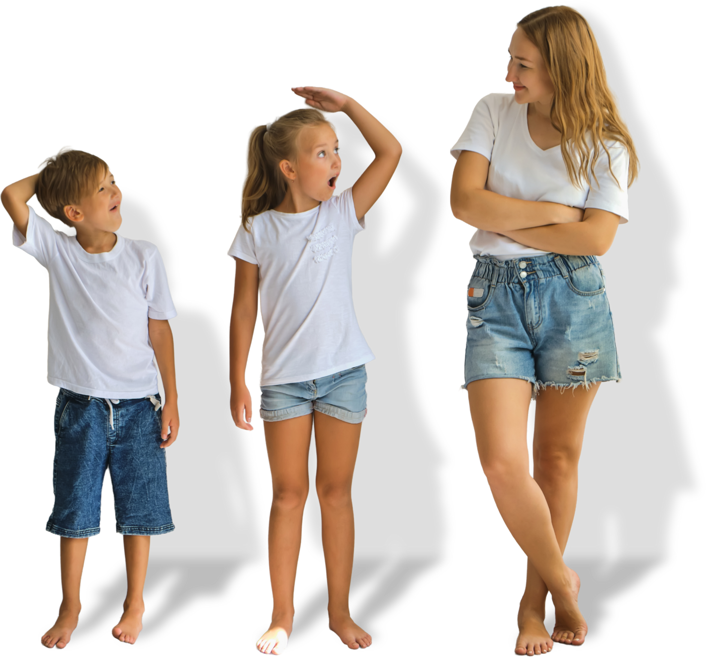 Drei Kinder unterschiedlichen Alters repräsentieren die Patienten der Zahnarztpraxis groß.klein.fein. in Fürth